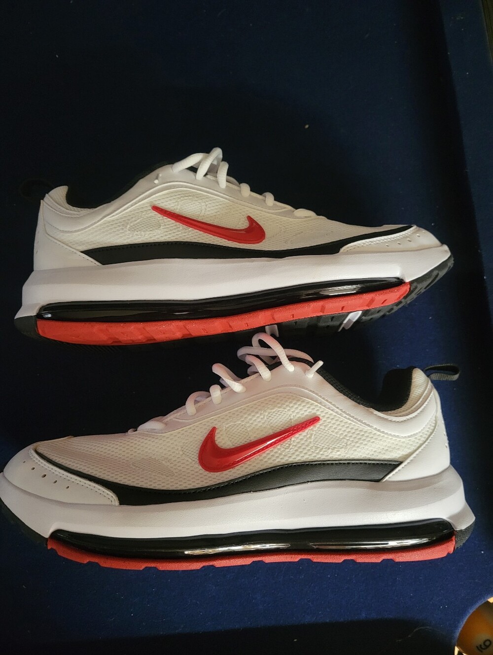 Nike Men’s White & Red Low-Profile Air Max Sneakers